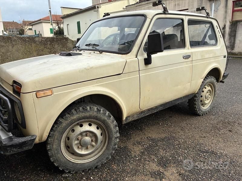 Usata Lada niva 2005 Bianco SUV