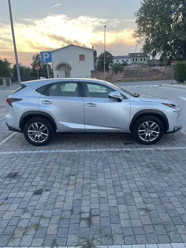 Usata Lexus NX300h 197 CV (144 kW) 2017 SUV