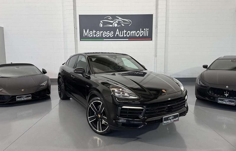 Usata Porsche Cayenne Chrono 462 CV (339 kW) 2023 Schwarz SUV