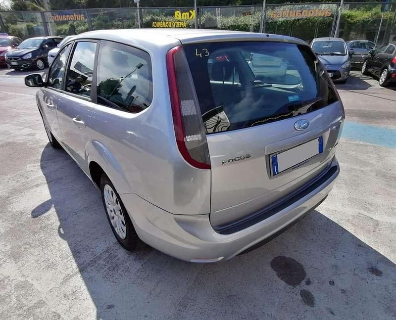 Usata Ford Focus 90 CV (66 kW) 2009 Argento Station wagon