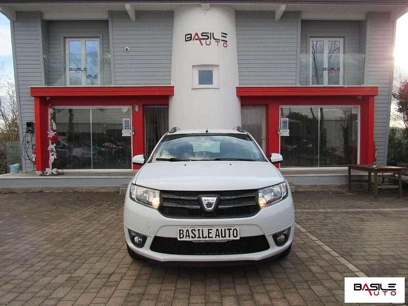 Bianco Usata 2014 Dacia Logan Lauréate Tre volumi | 4950 € (Buon prezzo) - Immagine 1/4