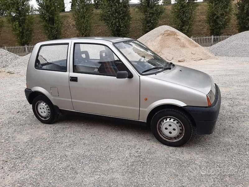 Usata Fiat Cinquecento 39 CV (28 kW) 1998 Grigio Utilitaria