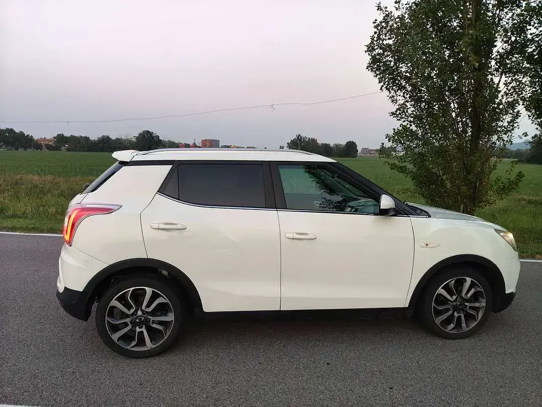 Usata SsangYong Tivoli 116 CV (85 kW) 2016 Bianco SUV