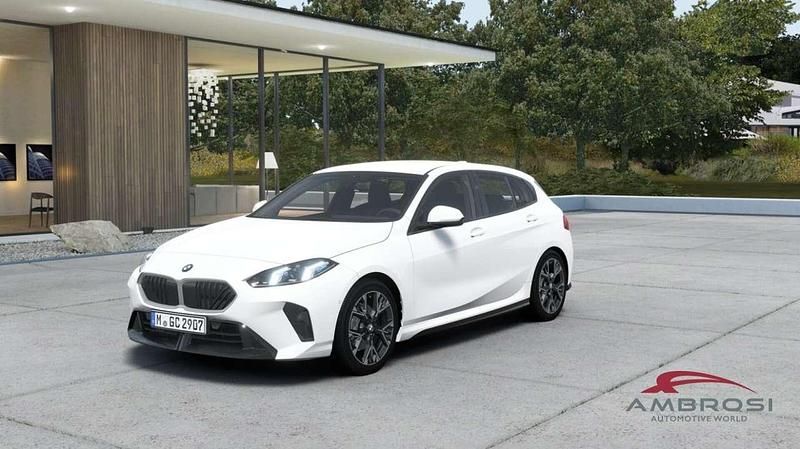 Nuova BMW 118 M Sport 150 CV (110 kW) 2026 Alpin white pastello Utilitaria
