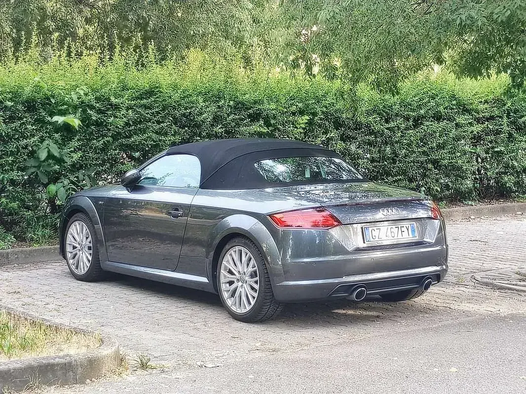 Usata Audi TT Roadster S-Line 184 CV (135 kW) 2018 Grigio Cabrio