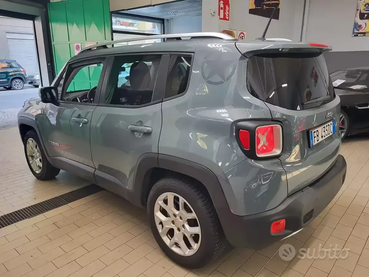 Usata Jeep Renegade Limited 140 CV (102 kW) 2015 Grigio SUV