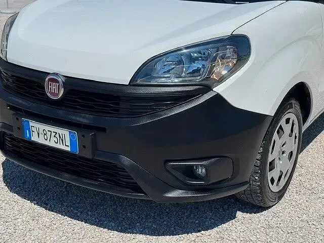 Usata Fiat Doblò 120 CV (88 kW) 2019 Bianco Monovolume