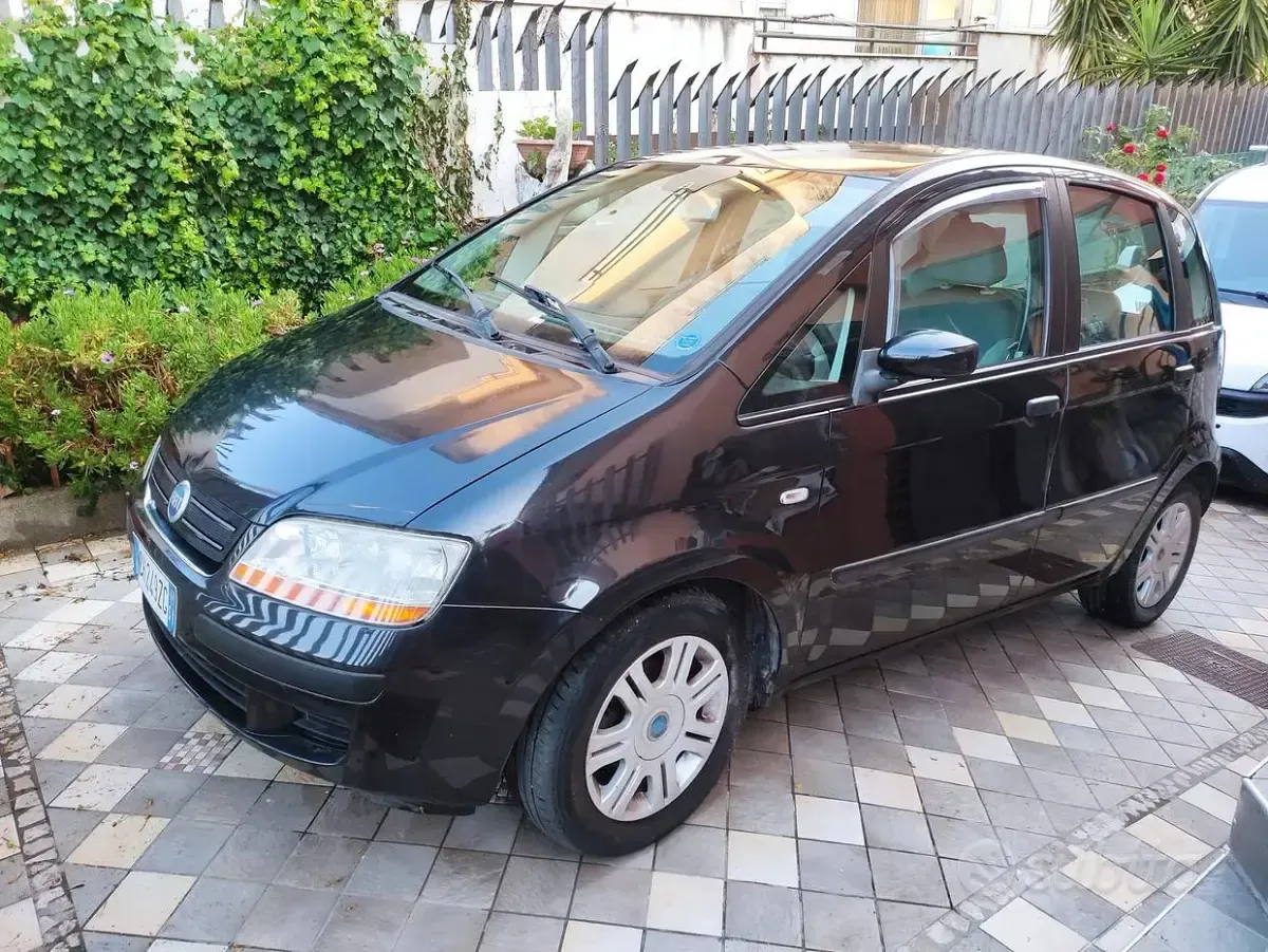 Usata Fiat Idea 95 CV (69 kW) 2004 Nero Monovolume