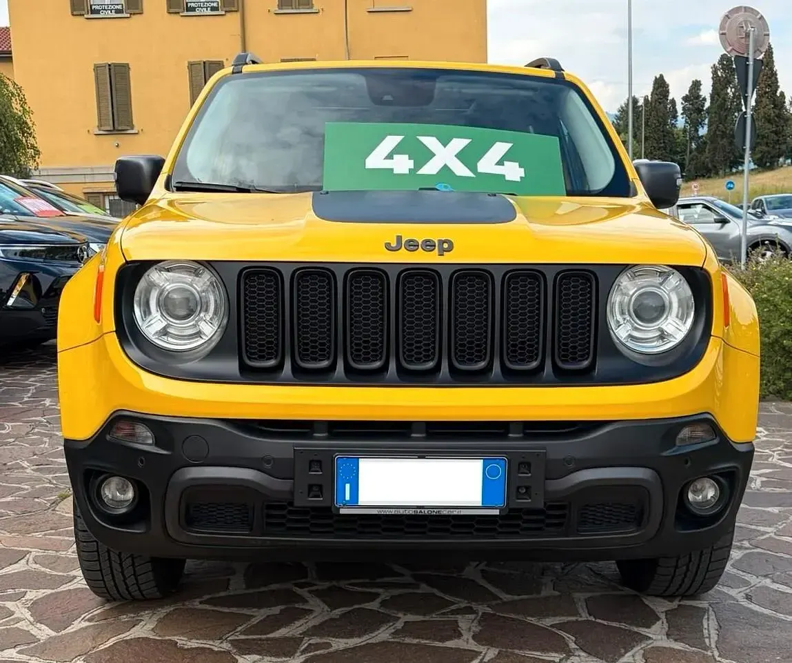 Usata Jeep Renegade Trailhawk 169 CV (124 kW) 2016 Giallo SUV