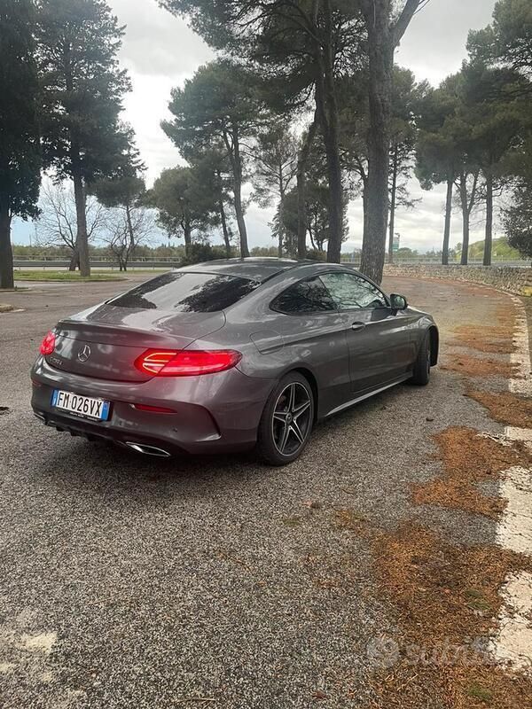 Usata Mercedes E250 211 CV (155 kW) 2017 Grigio Coupé