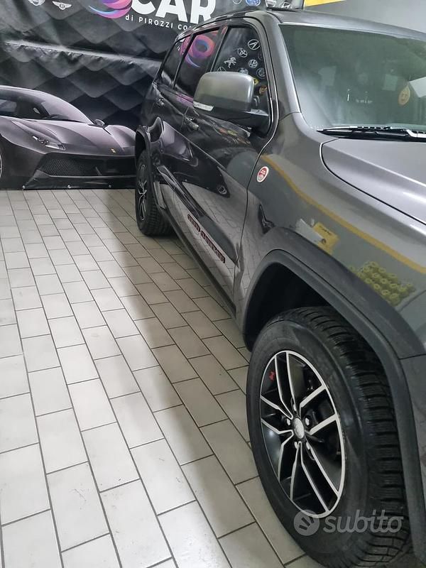 Usata Jeep Grand Cherokee Trailhawk 250 CV (183 kW) 2018 Grigio SUV