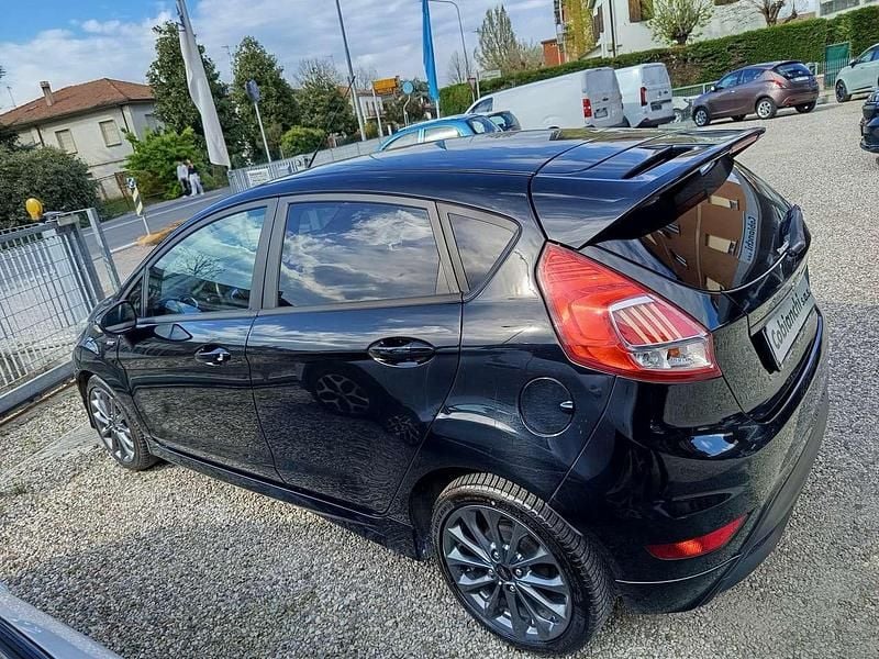 Usata Ford Fiesta ST-Line 75 CV (55 kW) 2017 Nero Berlina