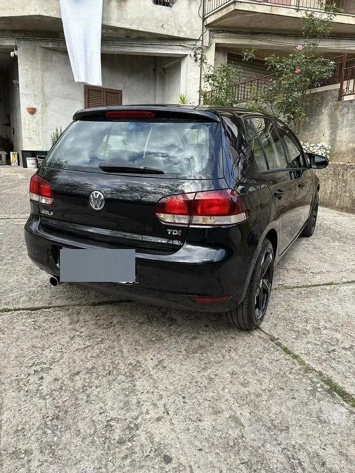 Usata VW Golf VI 105 CV (77 kW) 2011 Nero Utilitaria