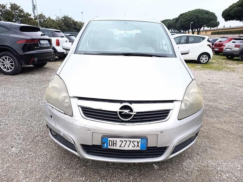 Usata Opel Zafira Club 101 CV (74 kW) 2007 Grigio Monovolume