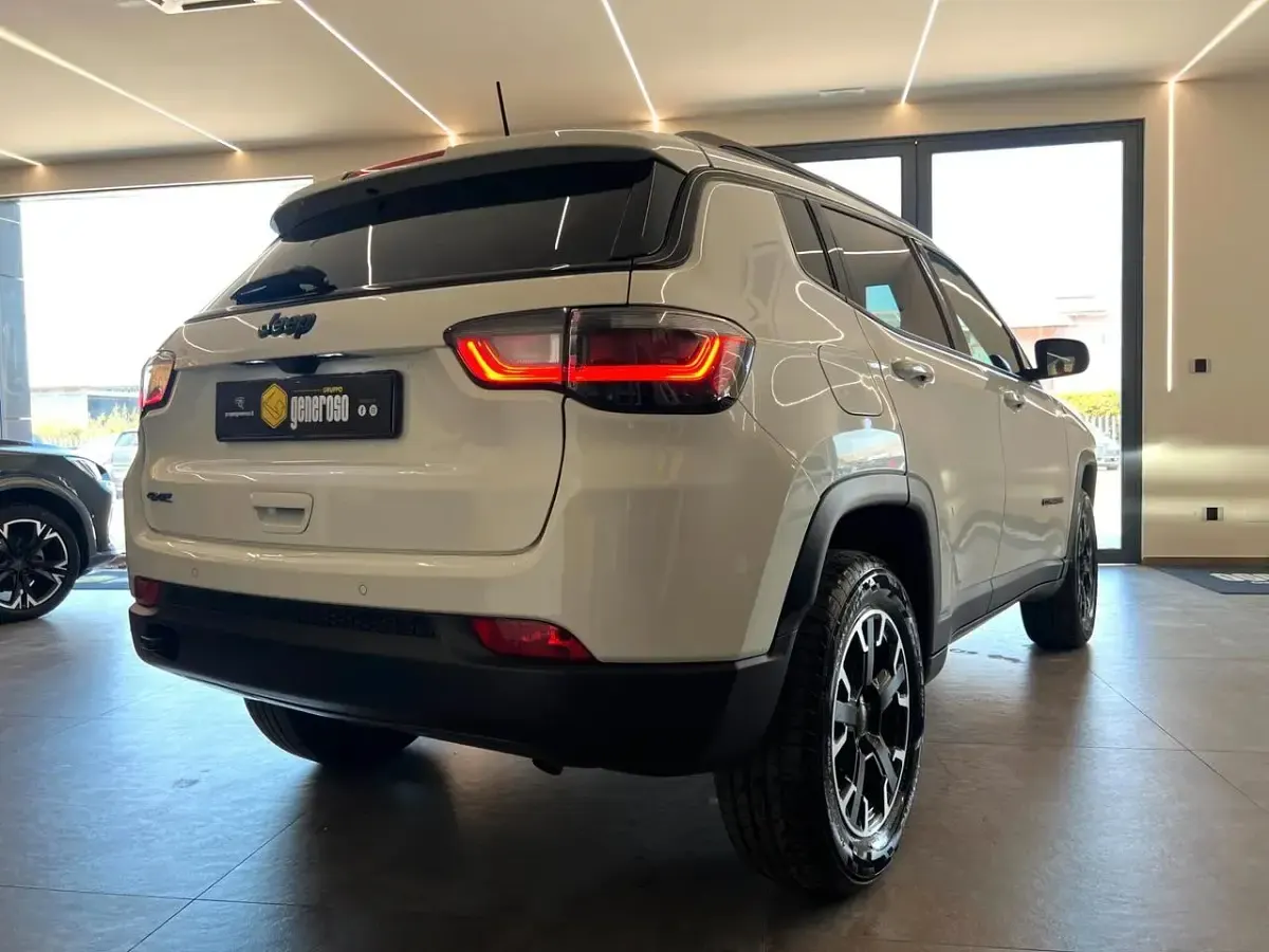Usata Jeep Compass Trailhawk 179 CV (131 kW) 2023 Bianco SUV