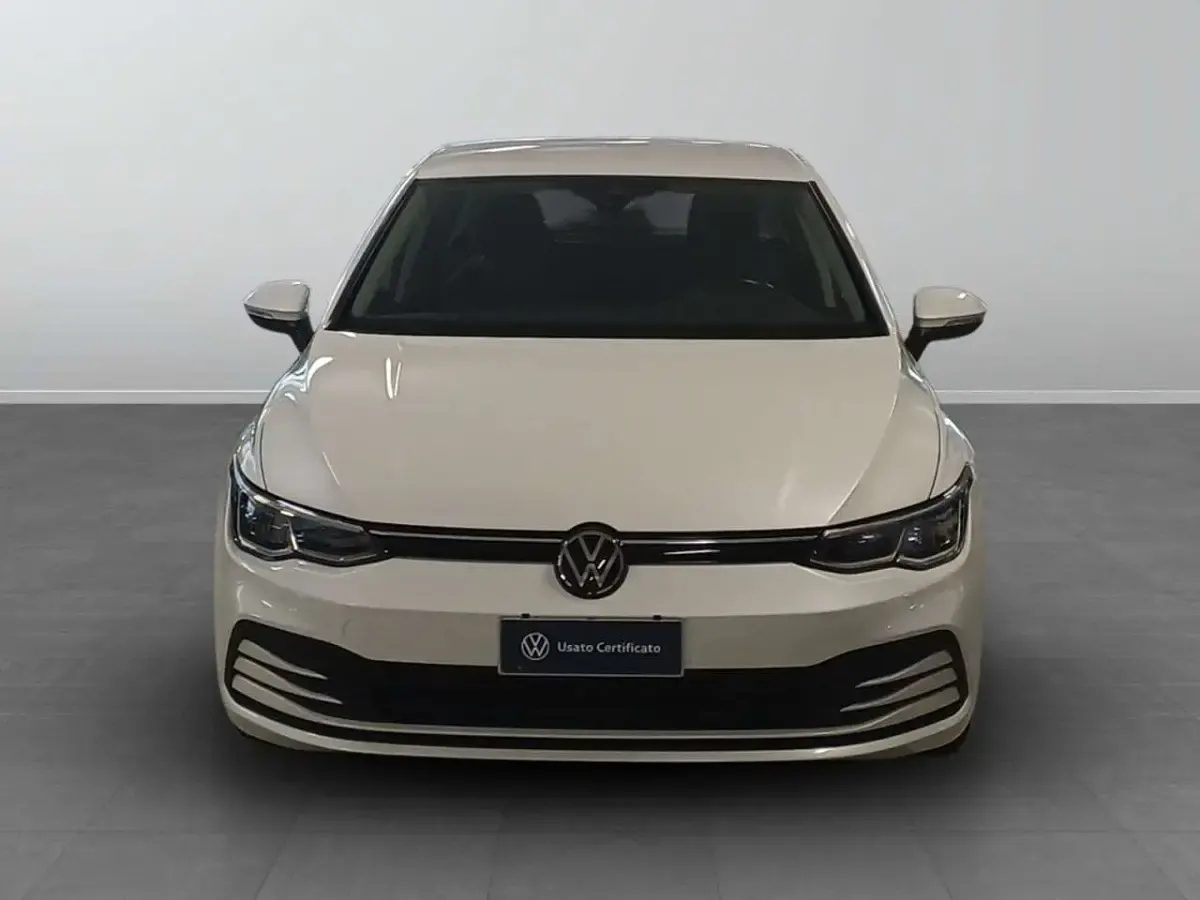 Usata VW Golf VIII Life 116 CV (85 kW) 2022 Bianco Berlina