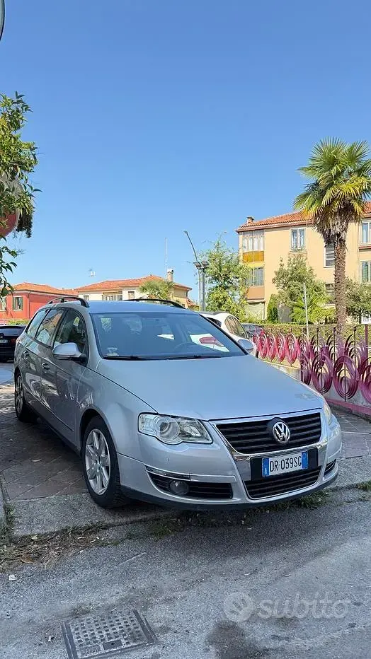 Usata VW Passat Comfortline 140 CV (102 kW) 2008 Grigio Station wagon