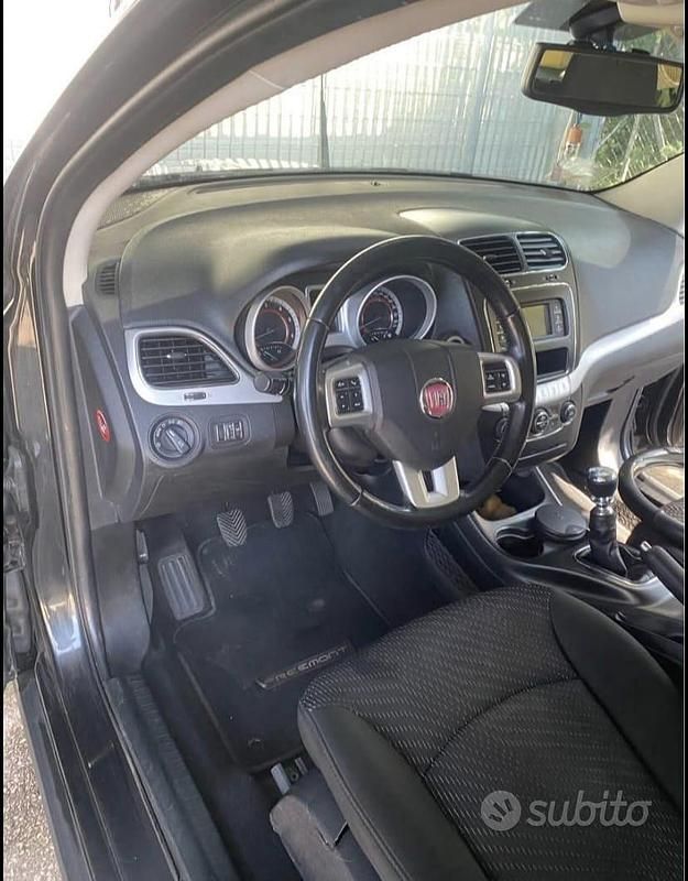 Usata Fiat Freemont Urban 140 CV (102 kW) 2011 SUV