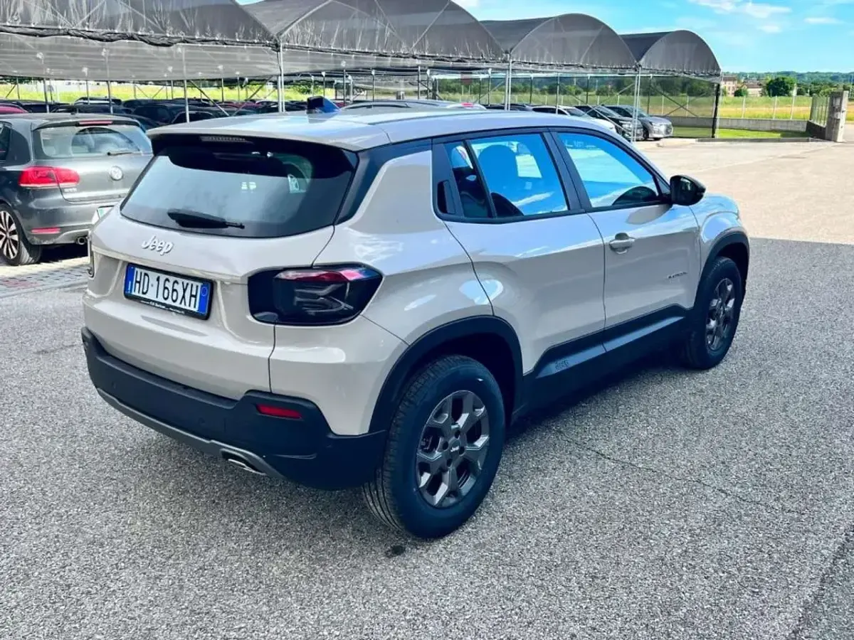 Nuova Jeep Avenger Longitude 109 CV (80 kW) 2026 Avorio SUV