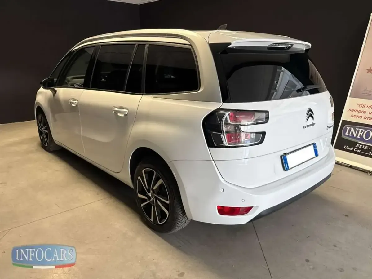 Usata Citroën C4 SpaceTourer Shine 131 CV (96 kW) 2021 Bianco pastello Monovolume