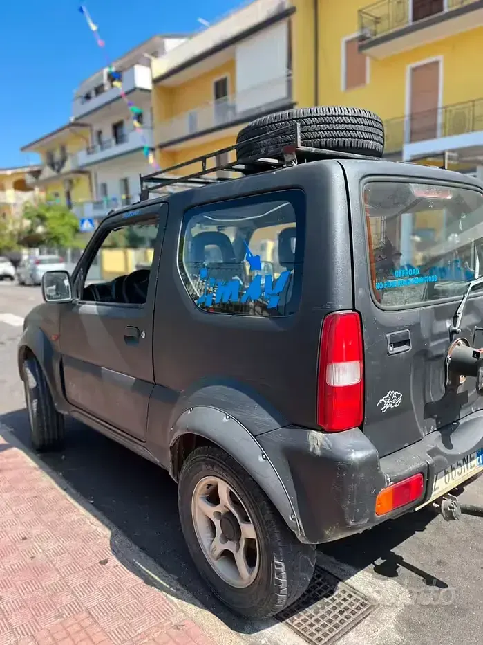 Usata Suzuki Jimny 82 CV (60 kW) 2002 Nero SUV