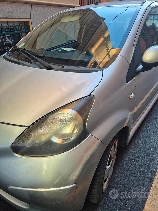 Usata Toyota Aygo 69 CV (50 kW) 2007 Grigio Utilitaria
