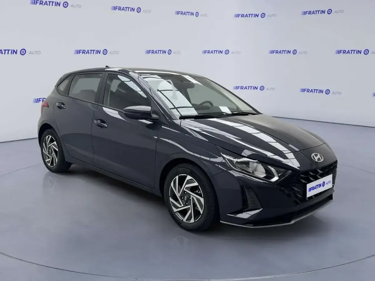 Nuova Hyundai i20 90 CV (66 kW) 2026 Aurora grey [a7g]  micalizzat Utilitaria