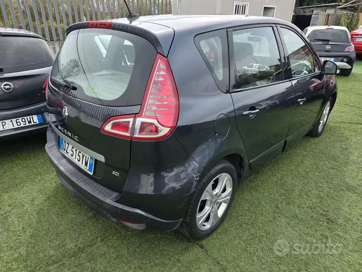 Usata Renault Scénic 110 CV (80 kW) 2010 Nero Monovolume