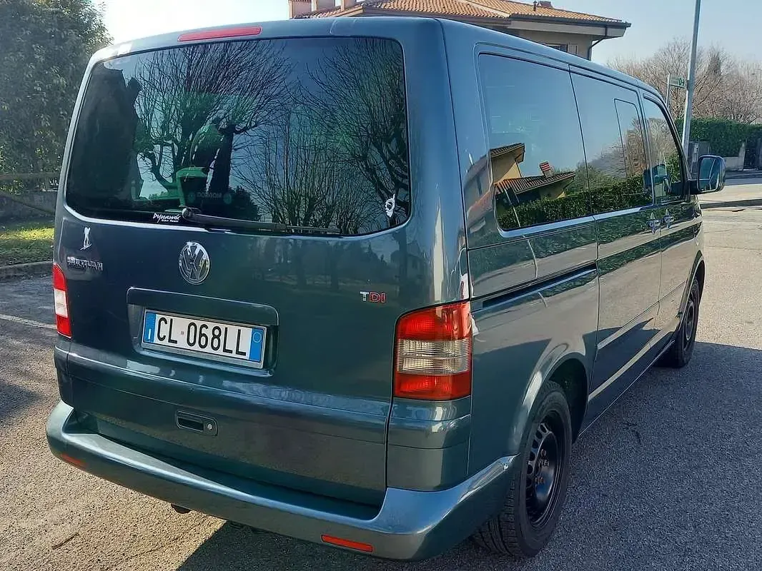 Usata VW Multivan Comfortline 131 CV (96 kW) 2004 Verde Monovolume