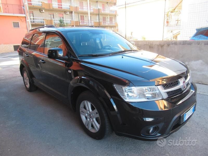 Usata Fiat Freemont Lounge 170 CV (125 kW) 2015 Nero SUV