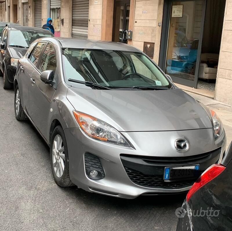 Grigio Usata 2011 Mazda 3 Tre volumi | 4000 € (Buon prezzo) - Immagine 1/4