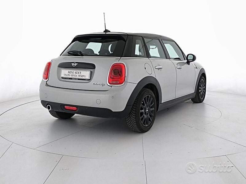 Usata Mini Cooper D 116 CV (85 kW) 2018 Bianco Utilitaria