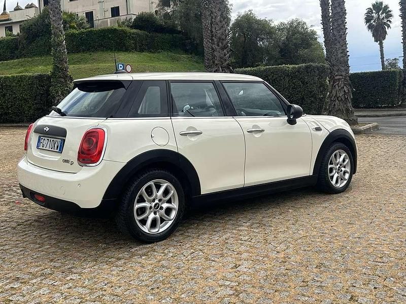 Usata Mini One D Hype 95 CV (69 kW) 2017 Beige Utilitaria