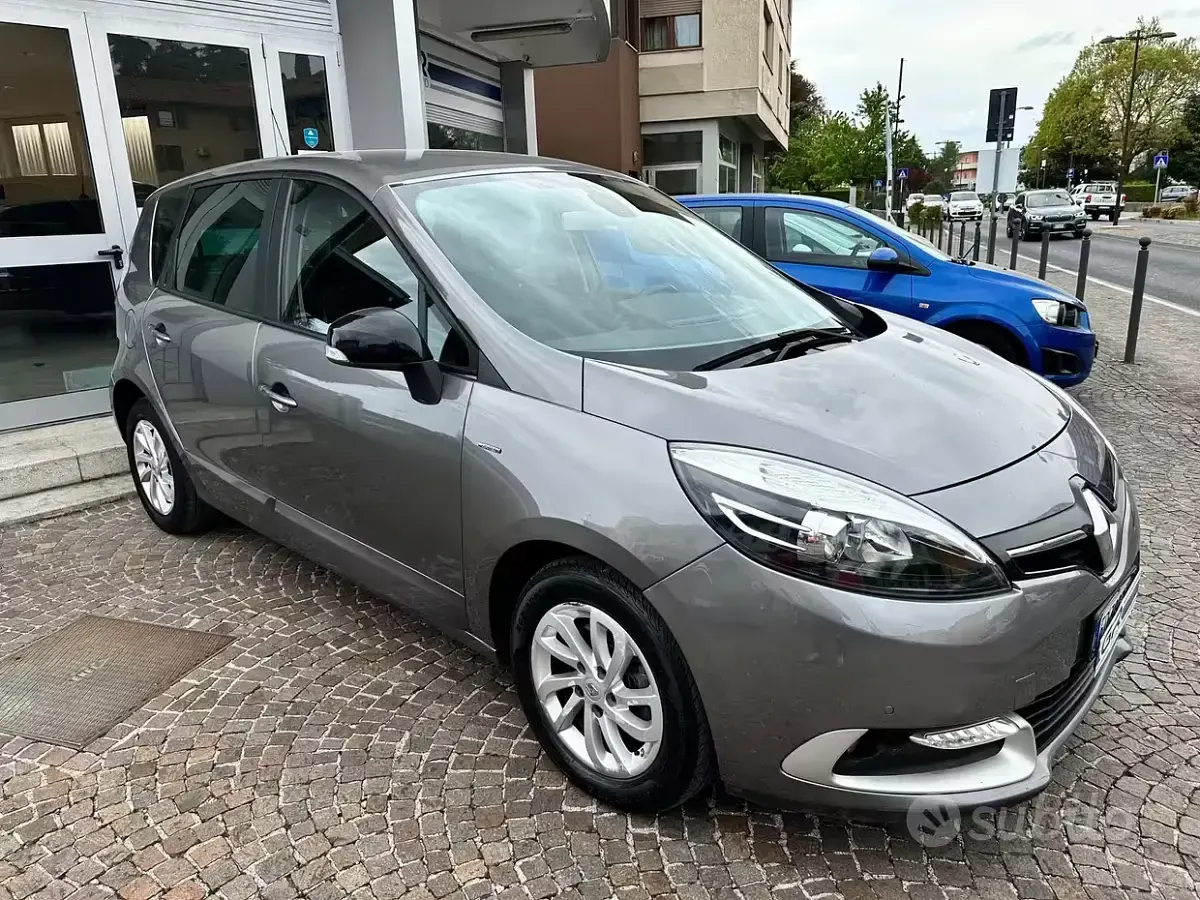 Usata Renault Scénic III LIMITED 110 CV (80 kW) 2016 Grigio Monovolume