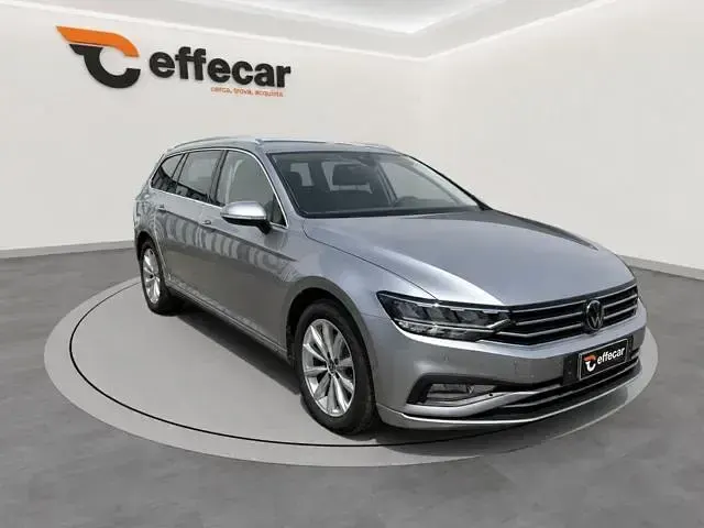 Usata VW Passat Business 150 CV (110 kW) 2023 Argento Station wagon