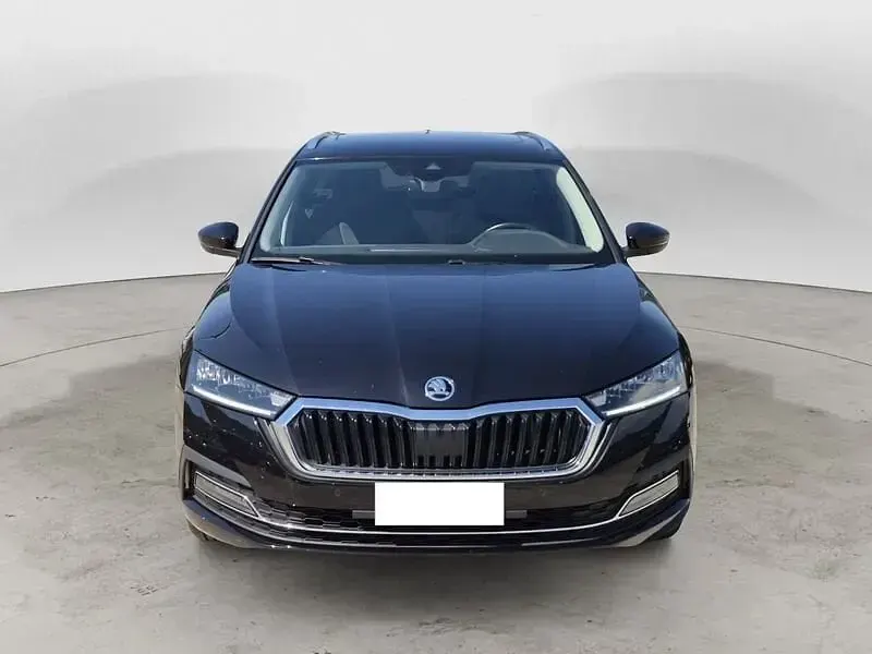 Usata Skoda Octavia Executive 150 CV (110 kW) 2022 Nero Station wagon