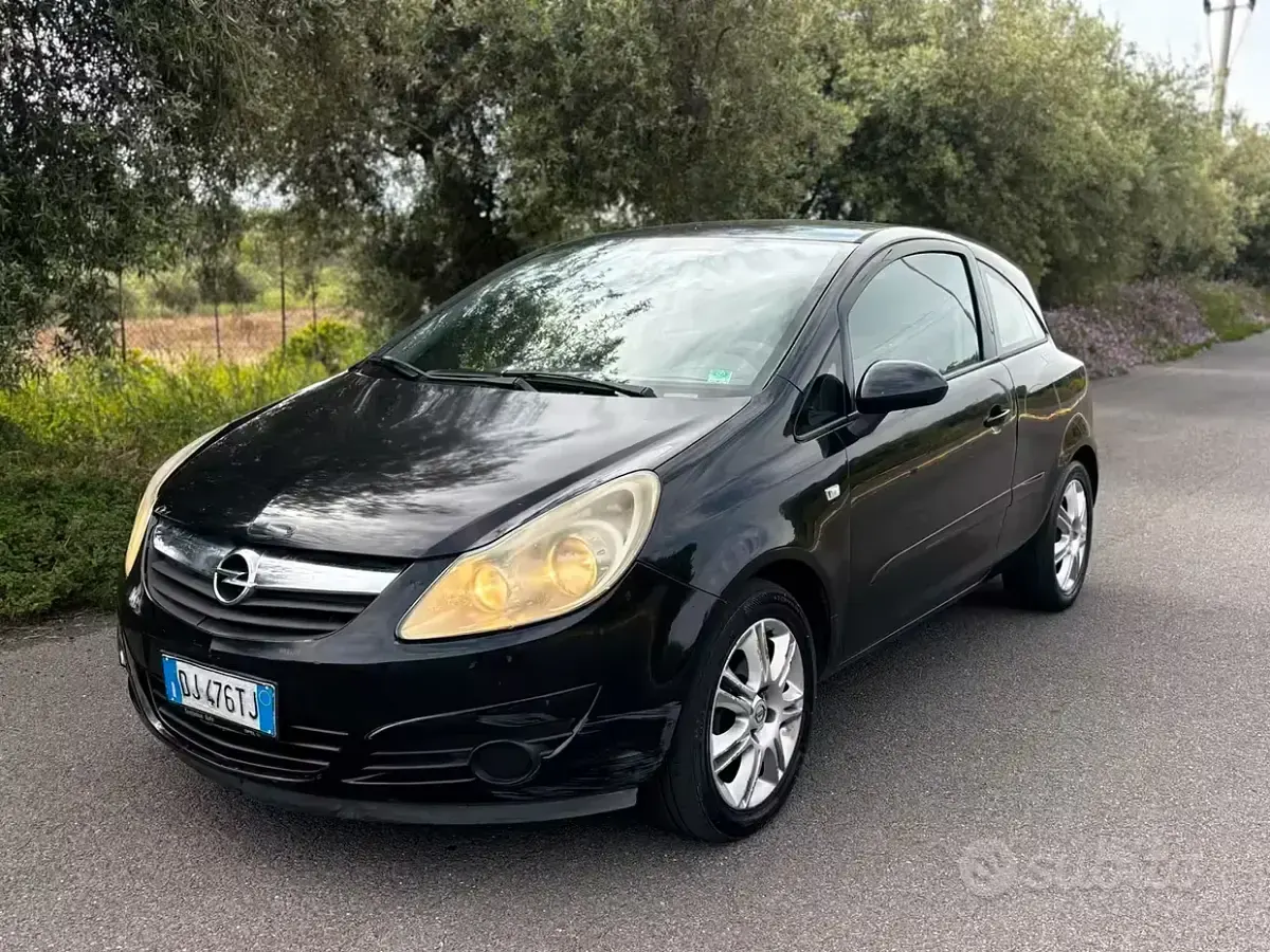 Usata Opel Corsa 75 CV (55 kW) 2008 Nero Utilitaria