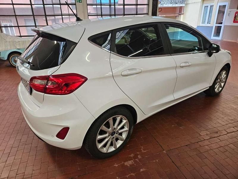 Usata Ford Fiesta Titanium 86 CV (63 kW) 2018 Bianco Utilitaria