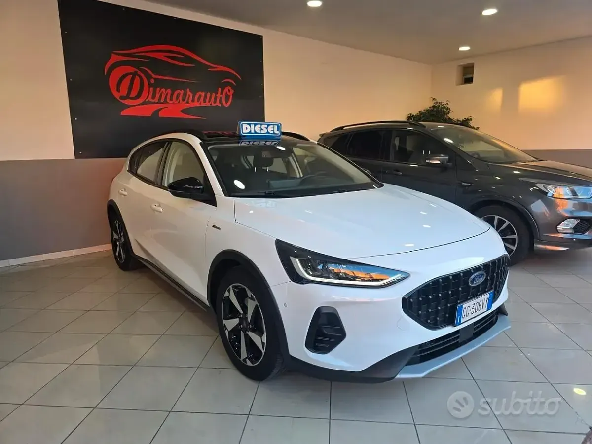 Usata Ford Focus Active 120 CV (88 kW) 2022 Bianco Berlina