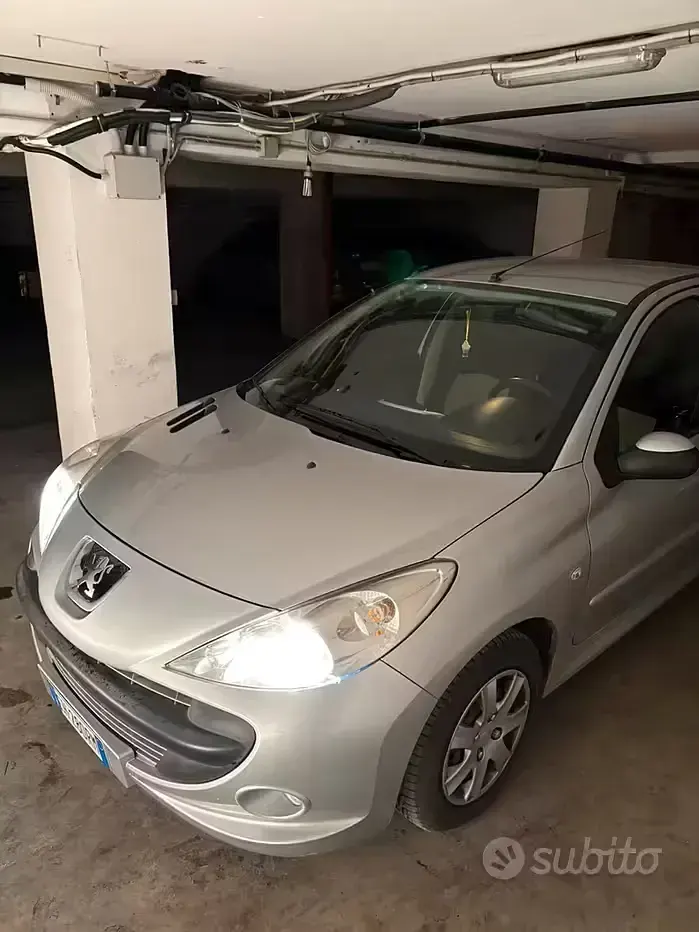 Usata Peugeot 206+ 68 CV (50 kW) 2011 Grigio Utilitaria