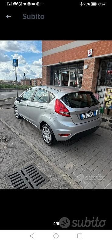 Usata Ford Fiesta 75 CV (55 kW) 2010 Grigio Utilitaria