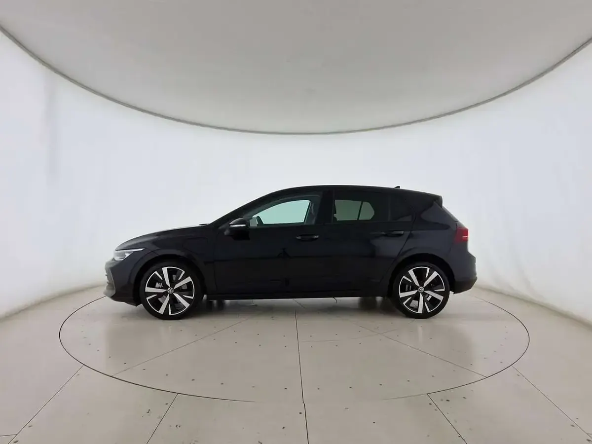 Nuova VW Golf VIII Edition 204 CV (150 kW) 2026 Grenadill black metallizzato Berlina