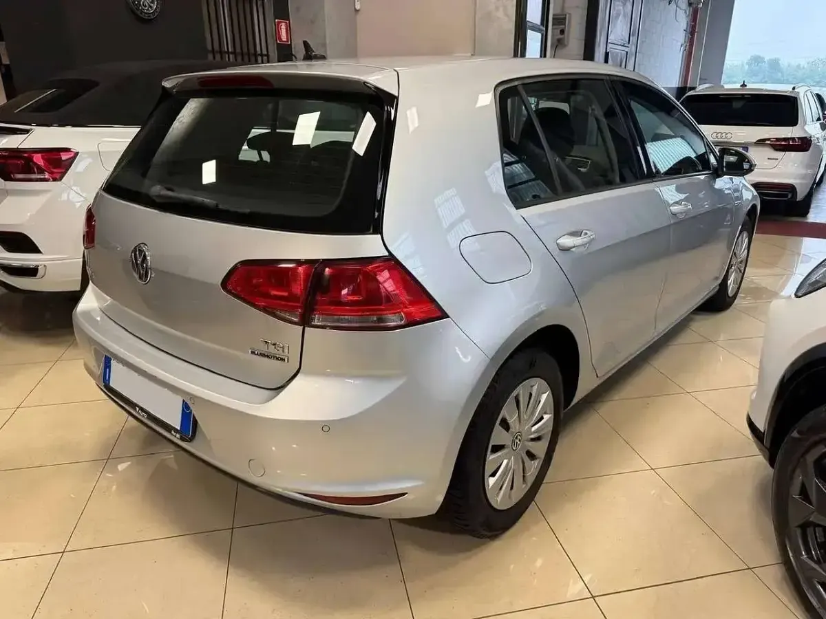 Usata VW Golf VII 110 CV (80 kW) 2016 Argento Berlina