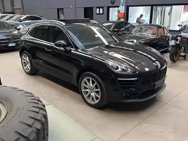 Usata Porsche Macan 250 CV (183 kW) 2017 Nero metallizzato SUV