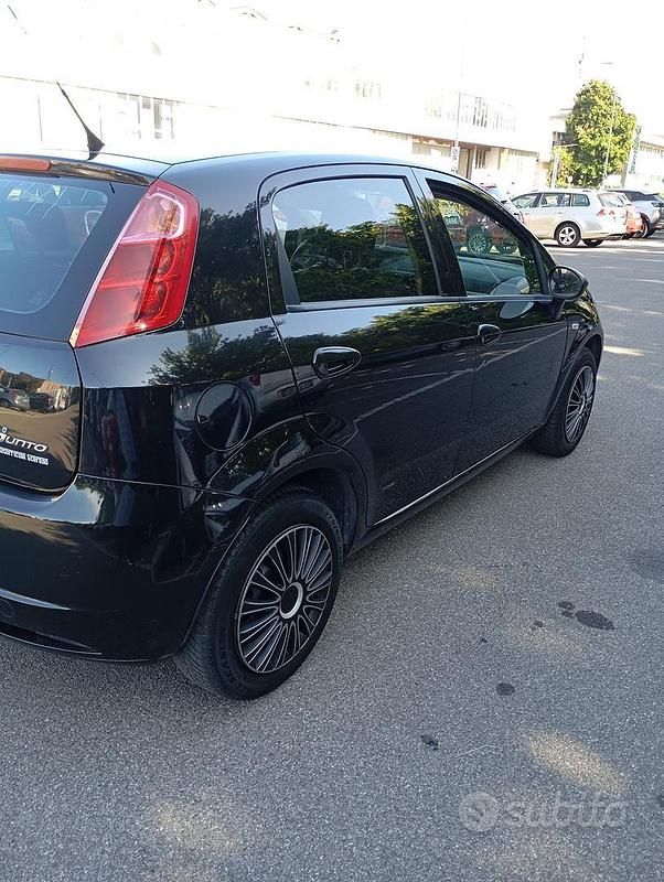 Usata Fiat Grande Punto 65 CV (47 kW) 2008 Nero Utilitaria
