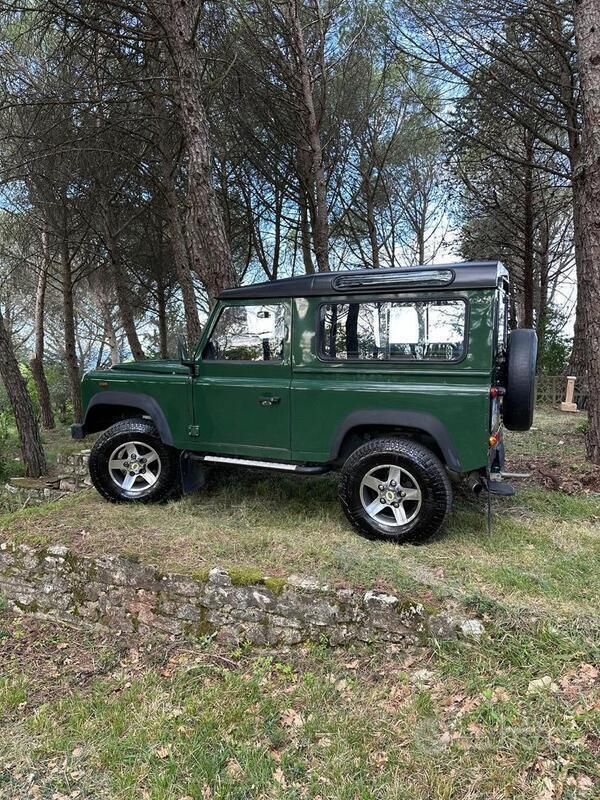 Usata Land Rover Defender 86 CV (63 kW) 2002 Verde SUV