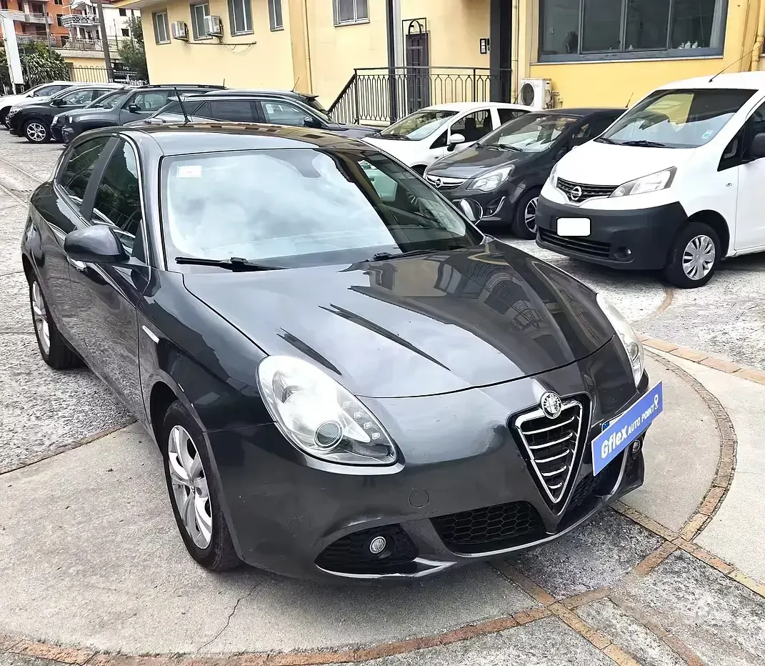 Usata Alfa Romeo Giulietta 105 CV (77 kW) 2010 Grigio Utilitaria