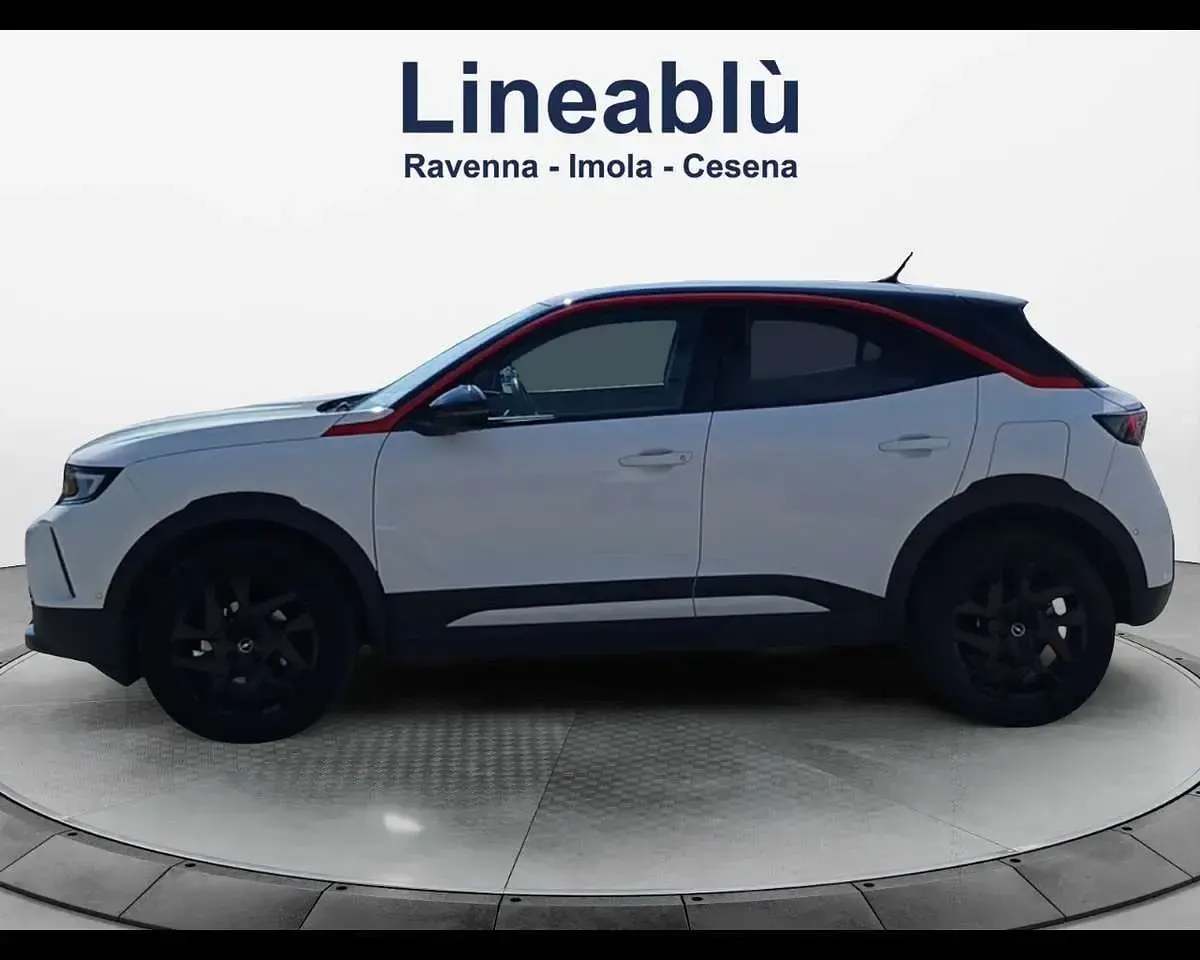Usata Opel Mokka 101 CV (74 kW) 2023 Bianco perlato SUV