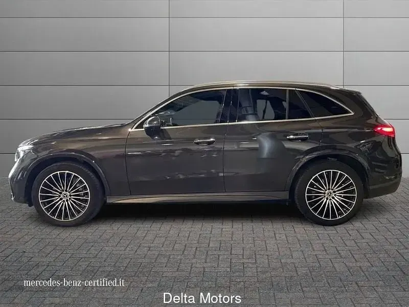 Usata Mercedes GLC220 AMG Line Premium 197 CV (144 kW) 2023 Grigio grafite SUV