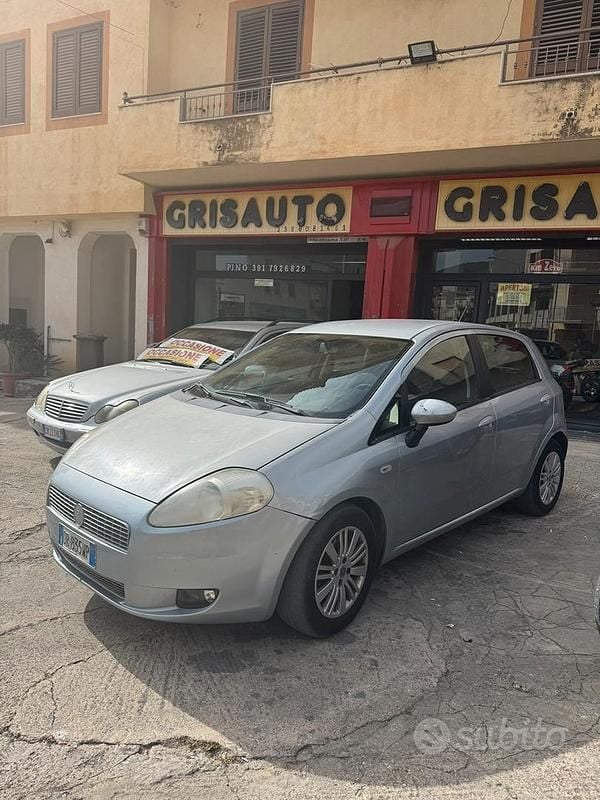 Grigio Usata 2008 Fiat Grande Punto Dynamic Due volumi | 1790 € (Super prezzo) - Immagine 1/3